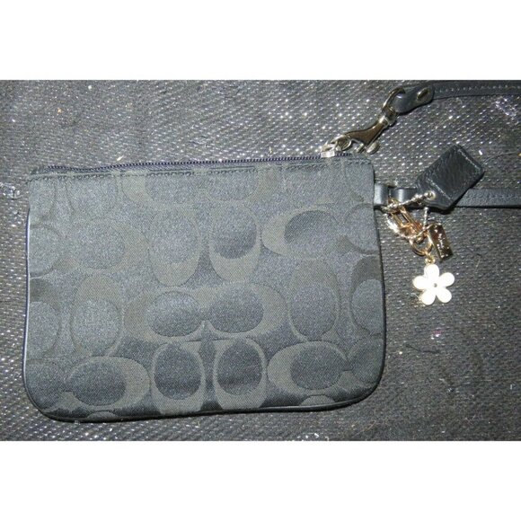 Coach Black Signature C Logo Canvas & Patent Leather Trim Zip Wristlet - Picture 2 of 7